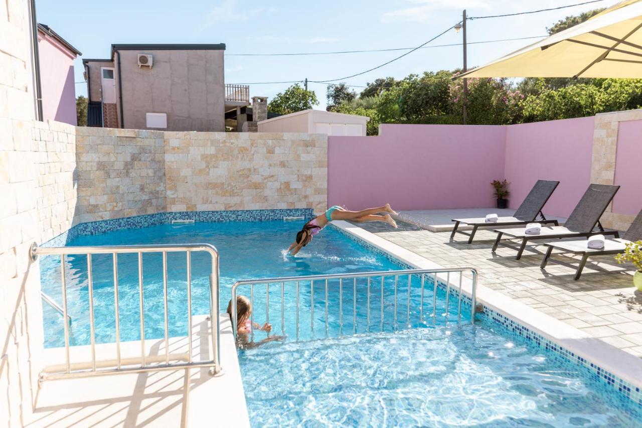 Apartman Laura Vir Εξωτερικό φωτογραφία