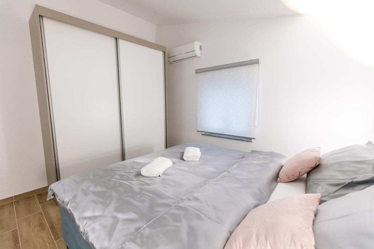 Apartman Laura Vir Εξωτερικό φωτογραφία