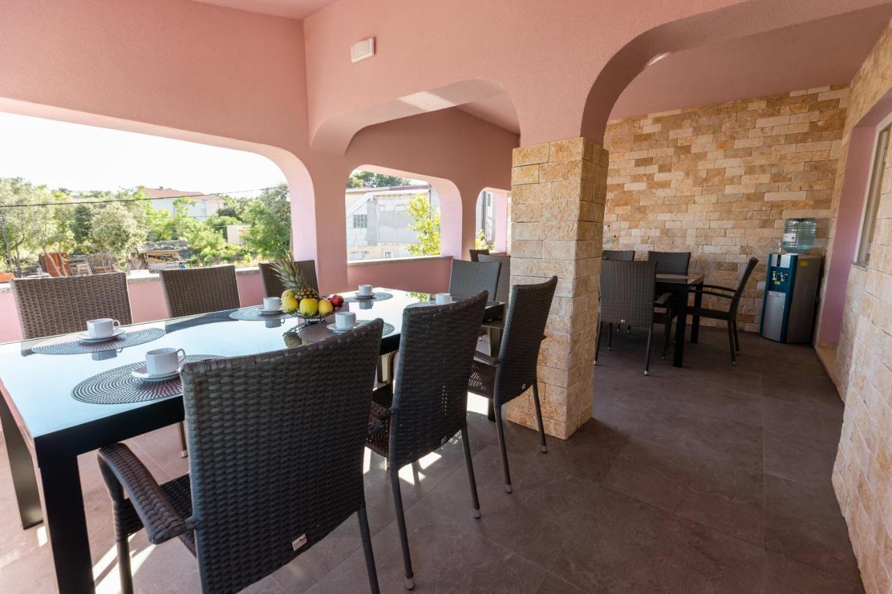 Apartman Laura Vir Εξωτερικό φωτογραφία
