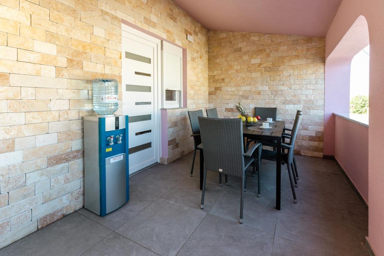 Apartman Laura Vir Εξωτερικό φωτογραφία