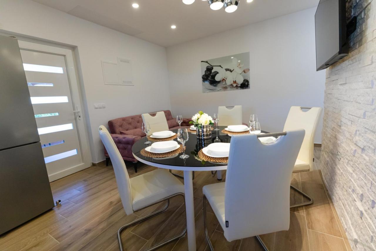 Apartman Laura Vir Εξωτερικό φωτογραφία